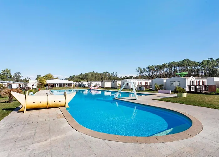 T2 I - 15 Min From Nazare 木屋 *